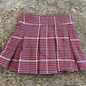 Zara girl pleated skirt. Size 6.